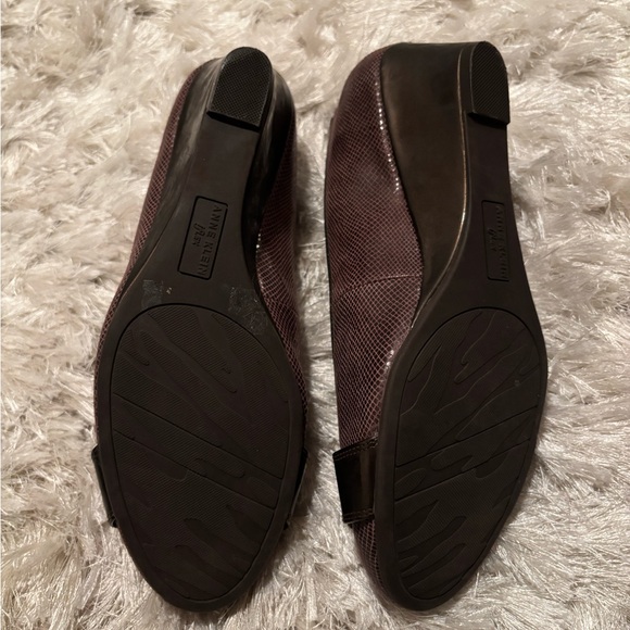 Make offer! NWOT Anne Klein Brown leather Wedge Bronze Gold Accent 8.5 M 2" heel - Picture 5 of 10